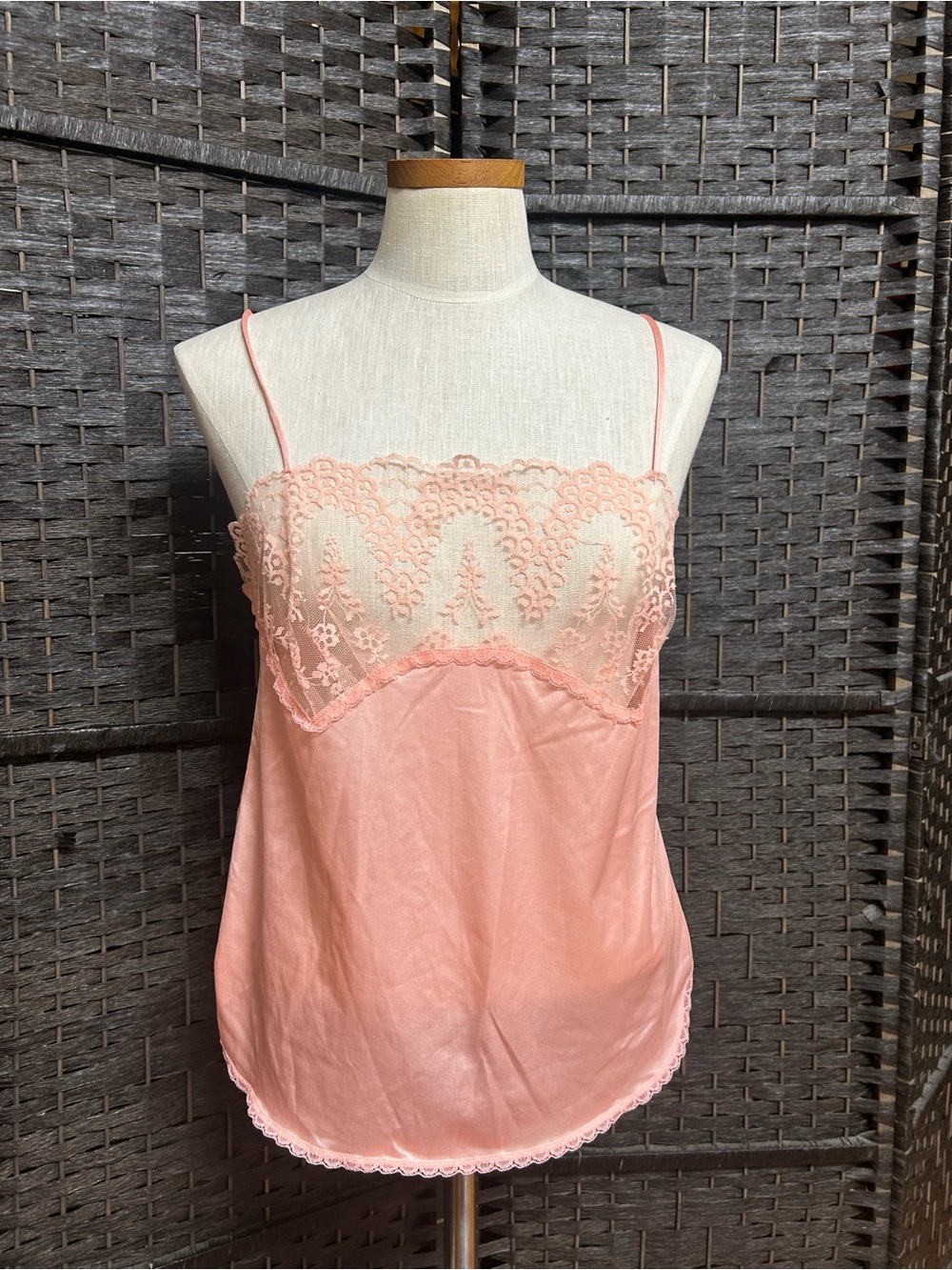 Peachy Pink vintage lac top tank size large nylon